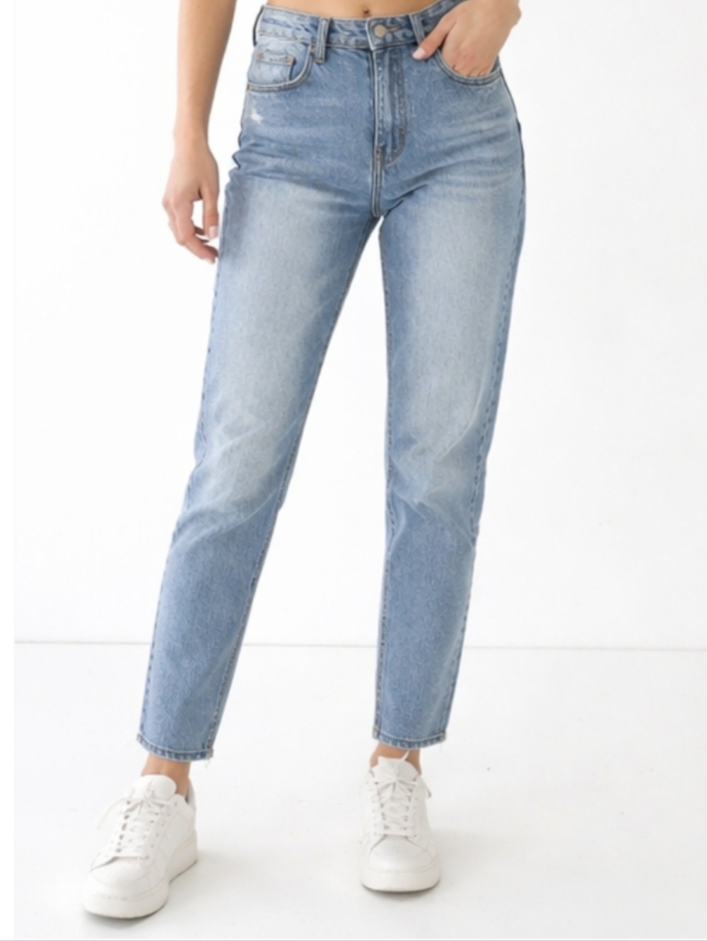 American Eagle High Rise Distressed Mom Jeans Sz 00 Short